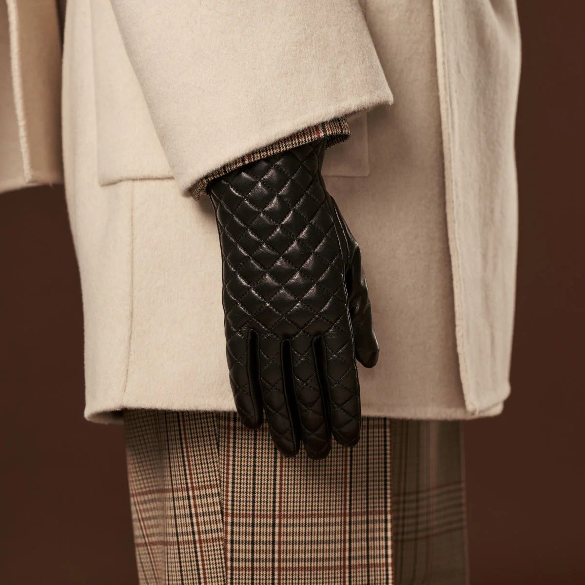 Emilia Checkered Gloves - Image 8